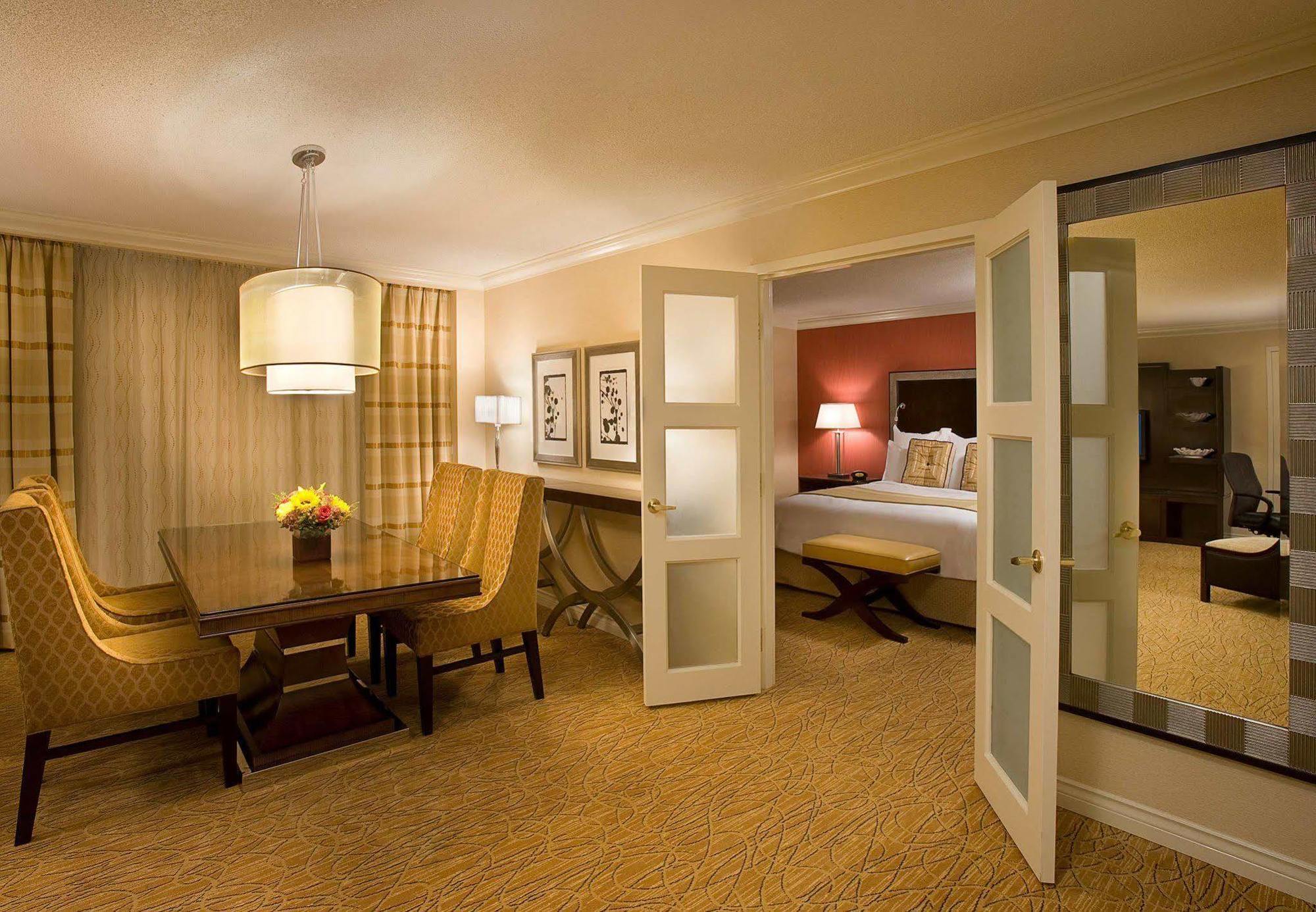 Aguascalientes Marriott Hotel Экстерьер фото